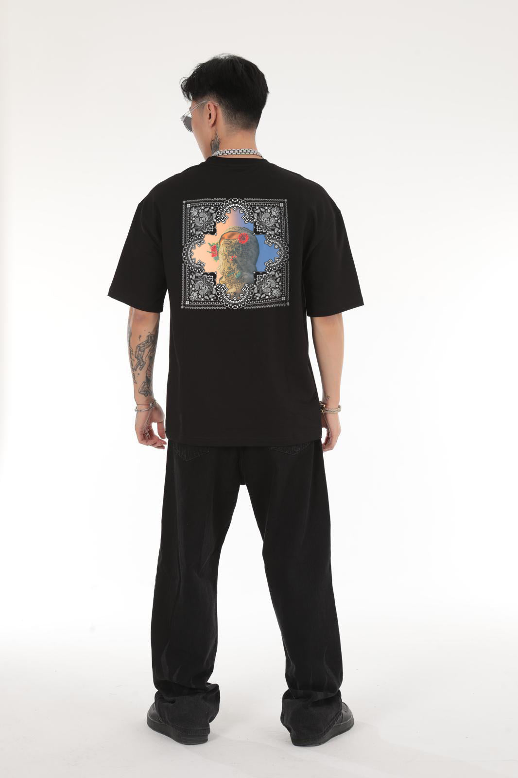 MASKIERTEN MANN KOPF BEDRUCKTES OVERSIZED T-SHIRT