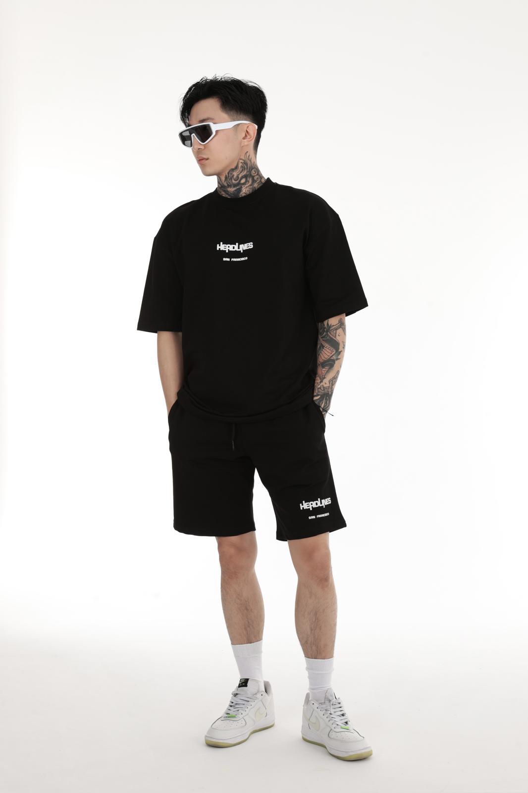 ZWEITEILER HEADLINES BEDRUCKTES OVERSIZE T-SHIRT UND SHORTS