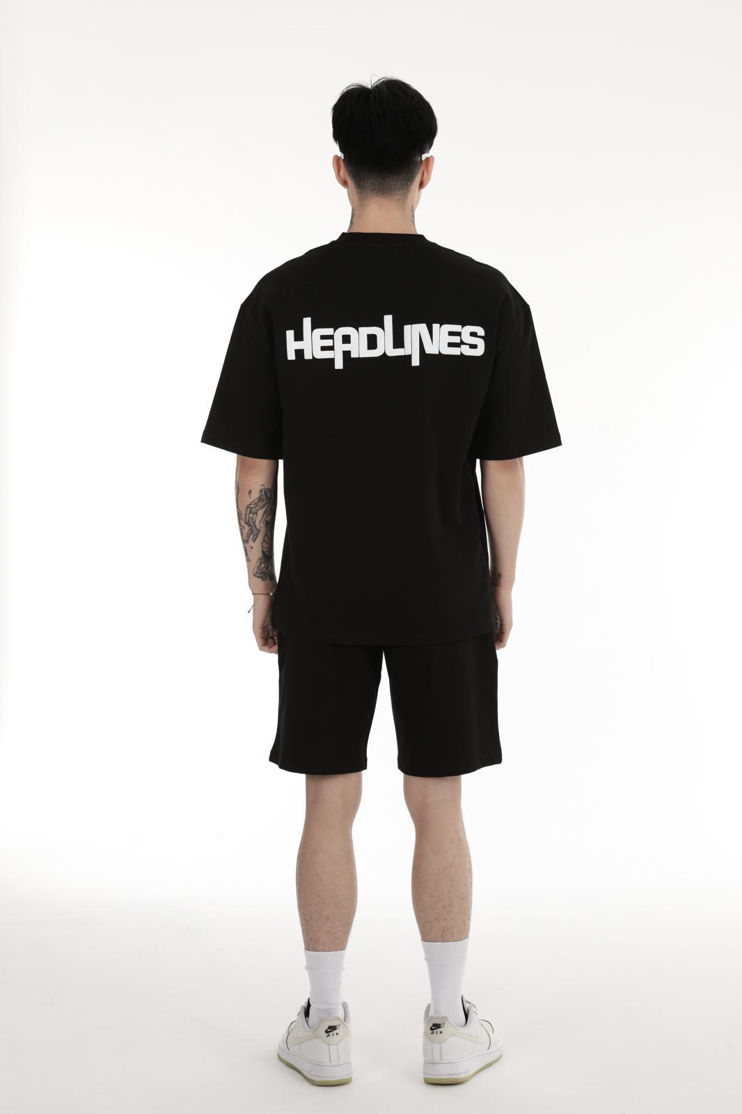 ZWEITEILER HEADLINES BEDRUCKTES OVERSIZE T-SHIRT UND SHORTS