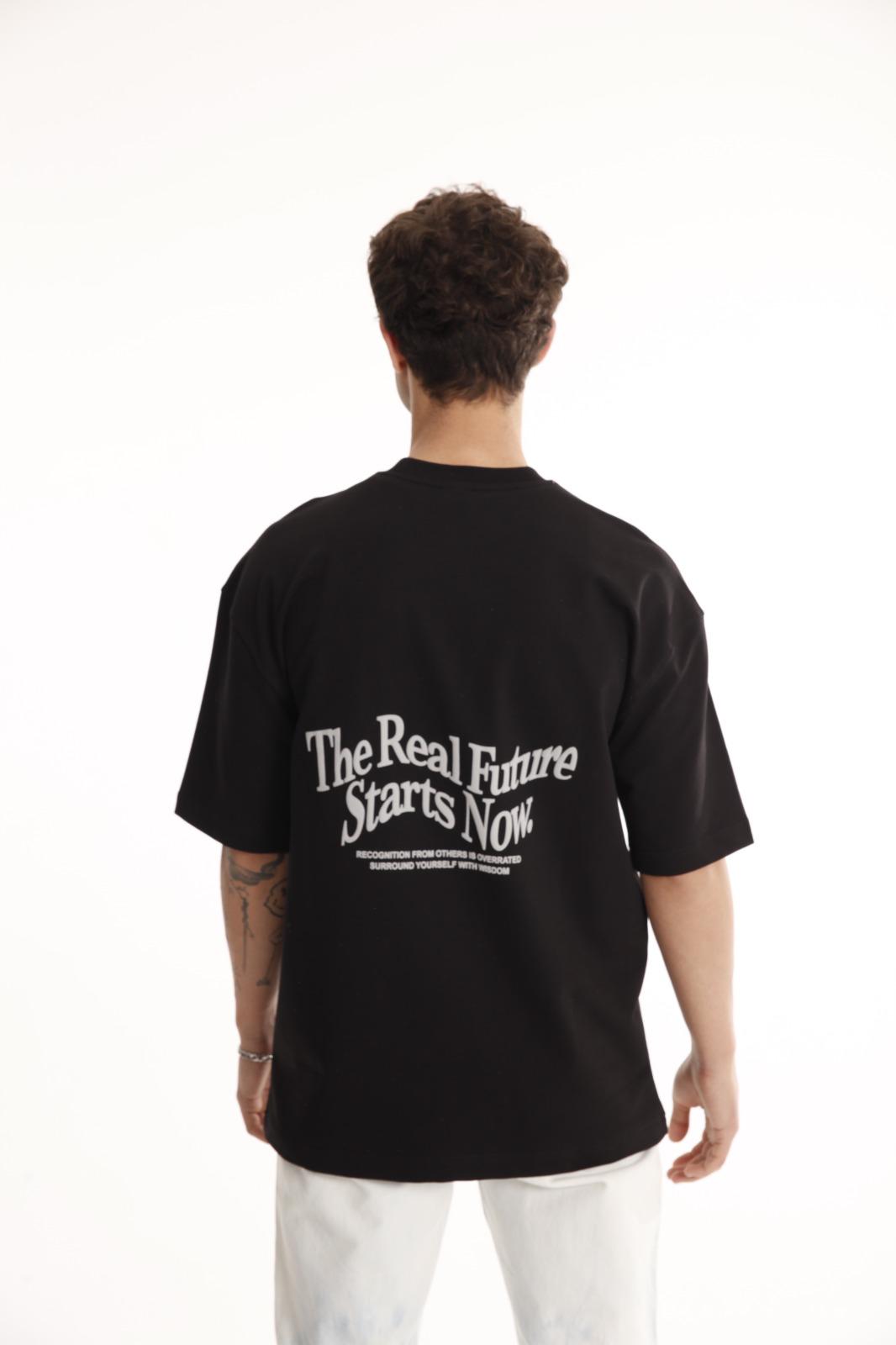 THE REAL FUTURE STARTS NOW BEDRUCKTES OVERSIZE T-SHIRT