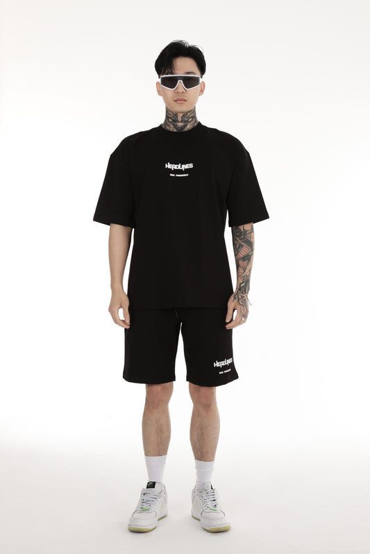 ZWEITEILER HEADLINES BEDRUCKTES OVERSIZE T-SHIRT UND SHORTS