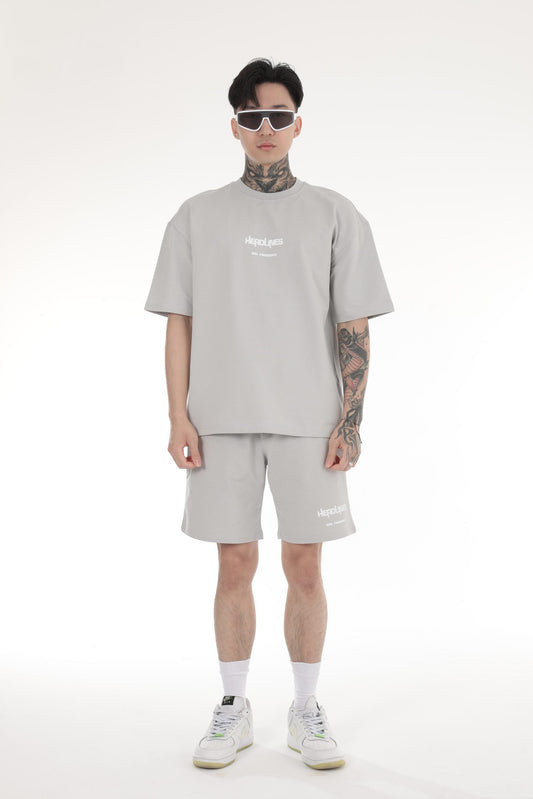 ZWEITEILER HEADLINES BEDRUCKTES OVERSIZE T-SHIRT UND SHORTS