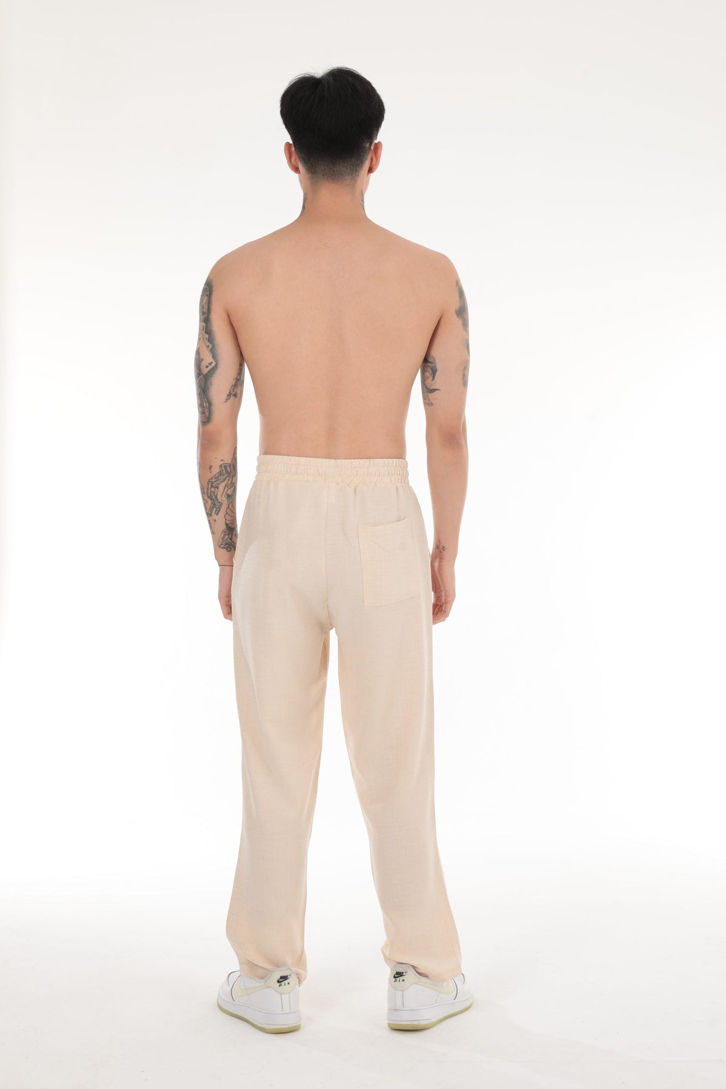 HERREN HOSE IN LEINENOPTIK