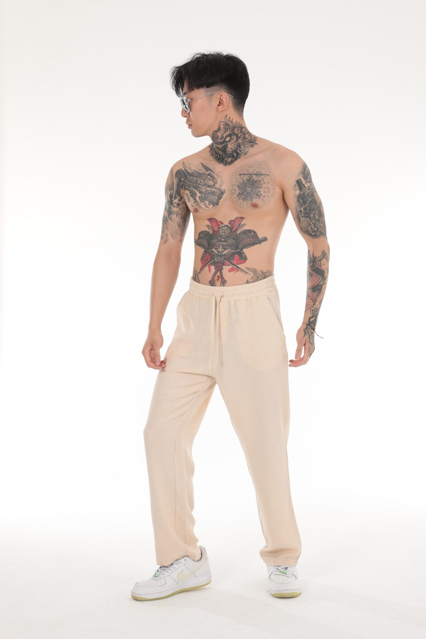 HERREN HOSE IN LEINENOPTIK