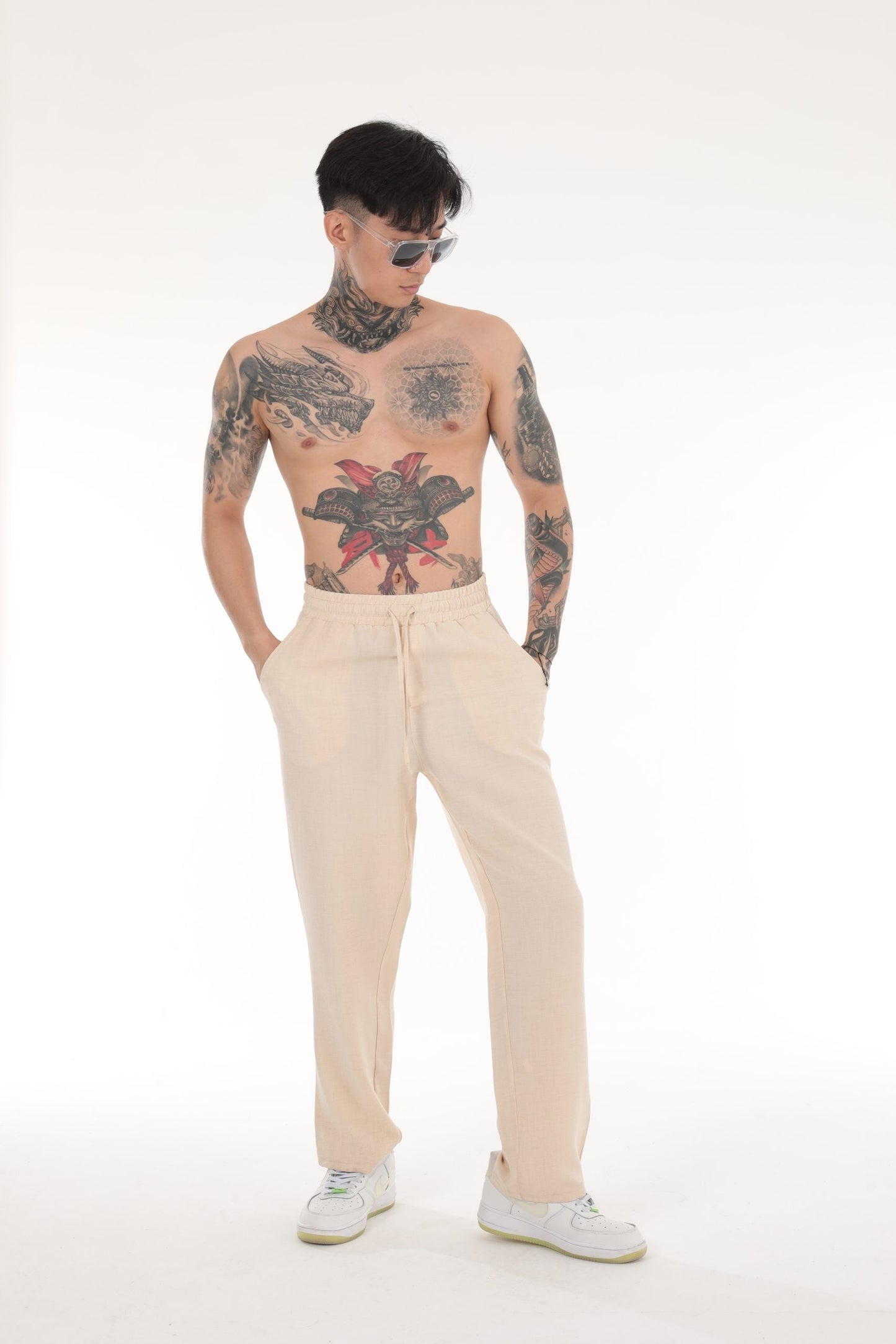 HERREN HOSE IN LEINENOPTIK