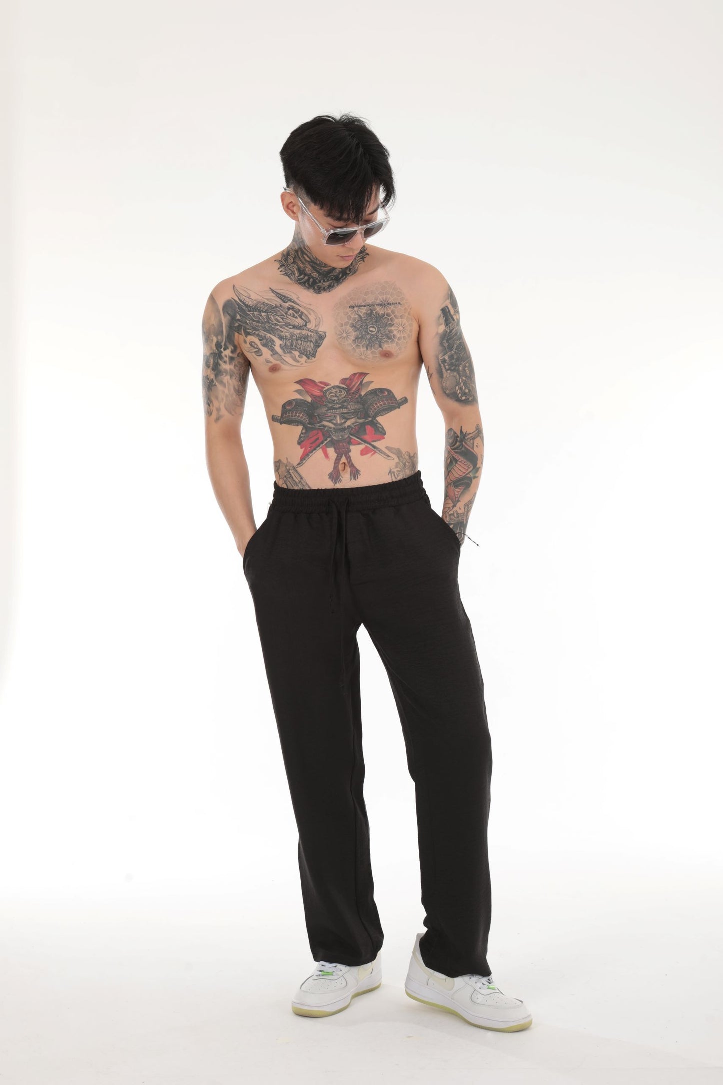 HERREN HOSE IN LEINENOPTIK